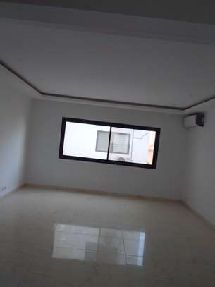 Appartement lumineux avec balcon et grandes baies vitrées image 6