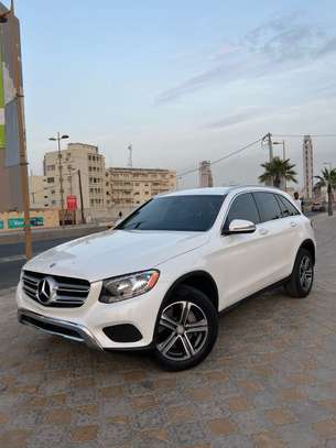 Mercedes glc 300 image 4