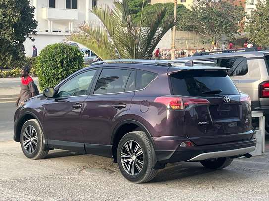 Toyota Rav4 image 8