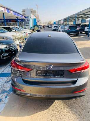 Hyundai elantra 2018 image 4