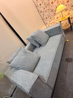 Canapé hyper confortable 2 places. image 2