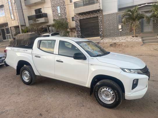 Mitsubishi L200 2023 image 1