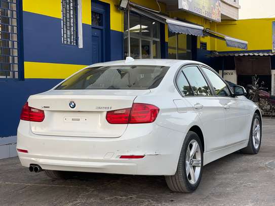 BMW Série 328i image 5