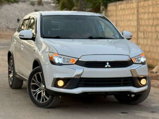 2017 Mitsubishi Outlander image 2