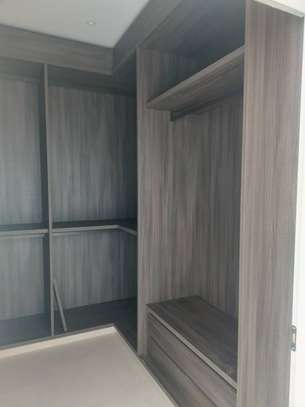 Appartement à louer au Point E image 3