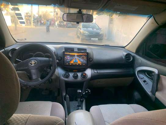 TOYOTA RAV4 image 7