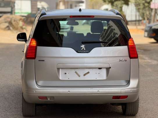 Peugeot 5008 7 places image 1