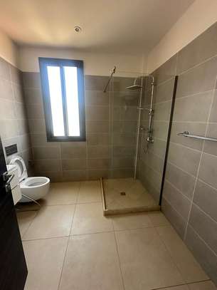 Duplex au 5 étage à louer Almadies sur la route de King fadh image 7