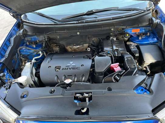 Mitsubishi RVR image 7