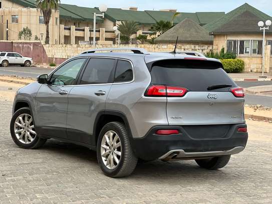 Jeep Cherokee Limited 2016 v4 image 6