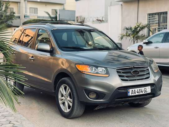 Hyundai santa fe image 1