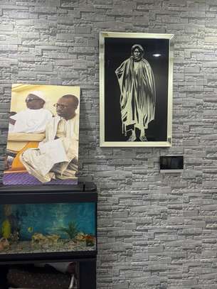 Tableau Décoratif Serigne Touba – Cristal (90x60 cm) image 4