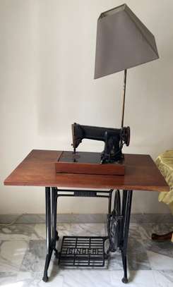 Table machine à coudre image 2