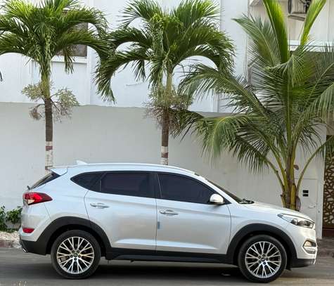 Hyundai teucson image 3