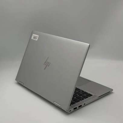 HP EliteBook image 2