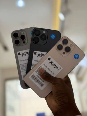 IPHONE 16 Promax image 3