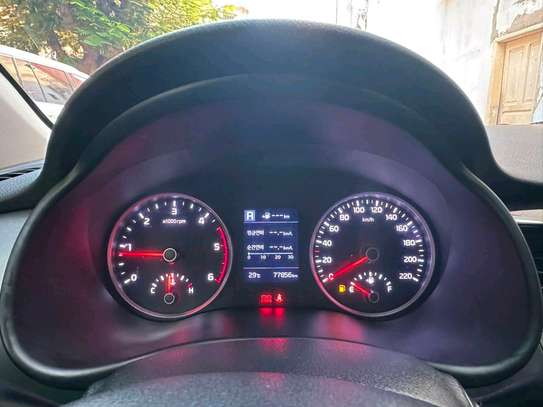 Kia stonic Année 2018 image 10