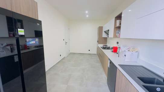 Appartement meublé neuf au Point E au 4e étage image 15