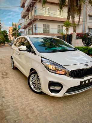 KIA Carens 2017 image 4
