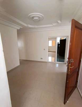 Sacré cœur grand appartement F4 à louer image 3