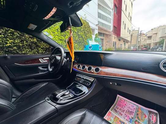 Mercedes E300 2018 image 4