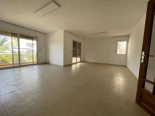 Appartement à louer à fan résidence 3 chambres image 4
