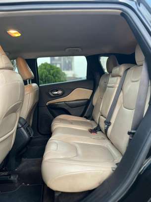 Location Jeep Cherokee image 11