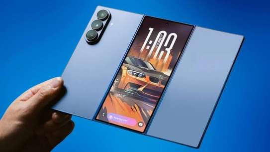 Samsung Galaxie Z TriFold image 4