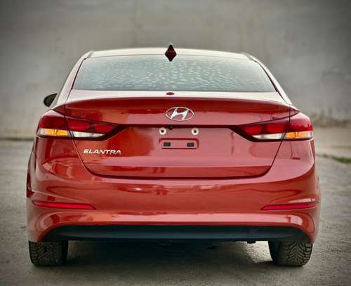 Hyundai Elantra 2017 image 12