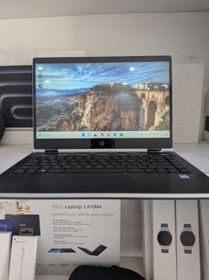 HP pavillion x 360 ) i3 ) 8e generation ) 8g de ram ) 512 image 4
