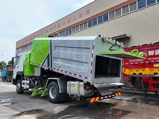 CAMION BALAYEUSE SINOTRUK HOWO image 4