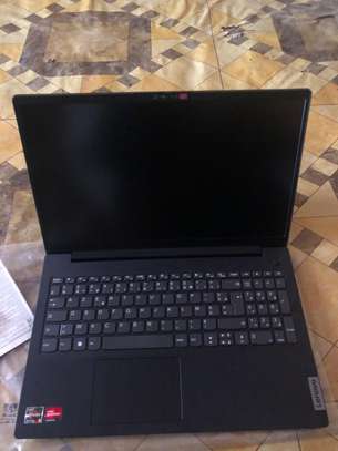 Lenovo V15 Gen 4 TOUT NEUF dans sa boîte image 5