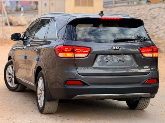 Kia sorento image 4