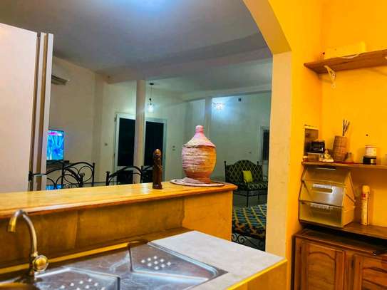 A vendre villa R+1 avec Piscine à Saly image 3