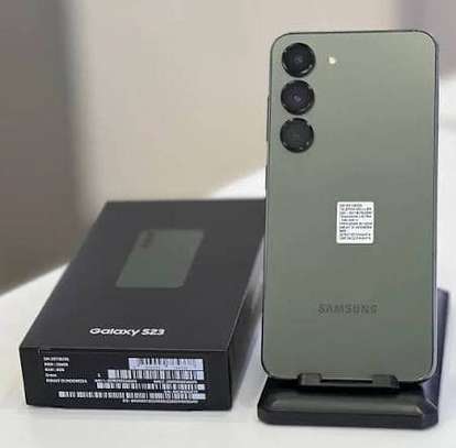 Samsung Galaxy S23 5G scellé image 2