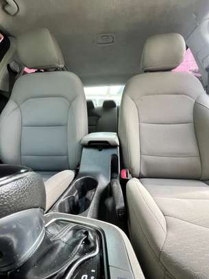 Hyundai Elantra 2019 Automatique image 11