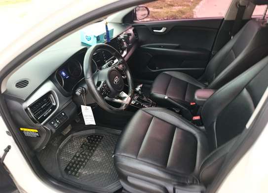 Kia stonic 2018 image 9