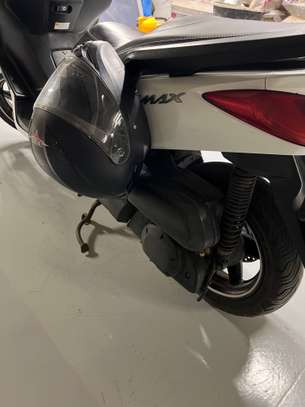 Yamaha XMAX 250 image 3