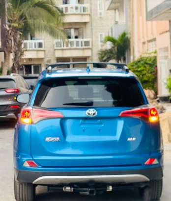 Toyota RAV 4 Adventure XLE image 8