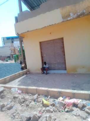 Magasin à Louer à Touba Mbal à côté du marché Ocass image 7