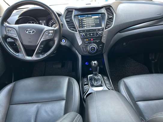 Hyundai Santa Fe diesel 2017 full options image 8