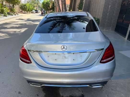 Mercedes Benz C300 2018 image 3