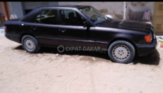 Mercedes 200 image 2