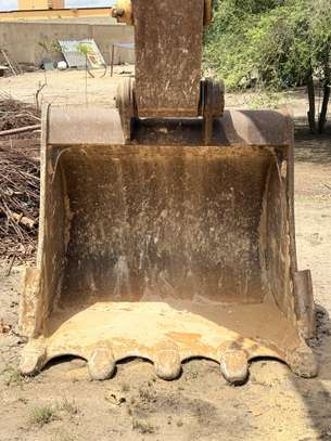 2022 Caterpillar 330 GC image 11