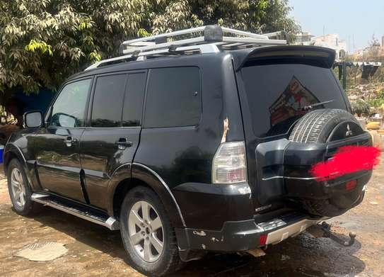 Mitsubishi Pajero image 6