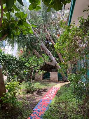 Maison a louer sur la route du king Fahd hôtel Almadies image 3