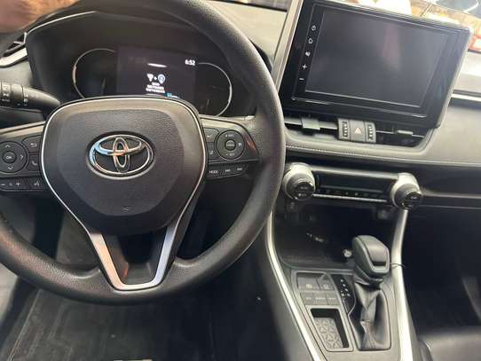 2020 TOYOTA RAV4 image 5