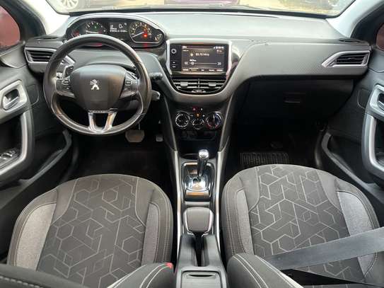 Peugeot  2008 2017 image 5