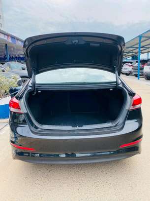 Hyindai elantra gt 2018 image 4