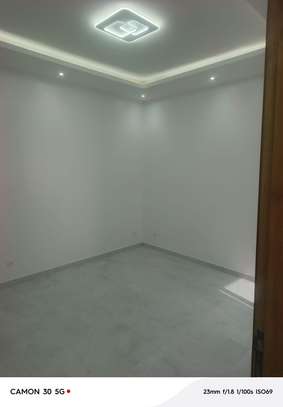F2 F3 et Magasin à louer à scat urbam image 1